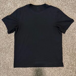 Nike Primary Men's Classic Black Tee